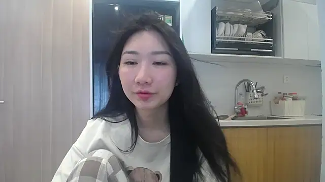 Snapshot of Asiagirll chatting on 05/08/26, 01:44 Asiagirll online show from 05/08/26, 01:44