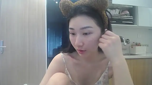 Snapshot of Asiagirll chatting on 05/19/26, 01:56 Asiagirll online show from 05/19/26, 01:56