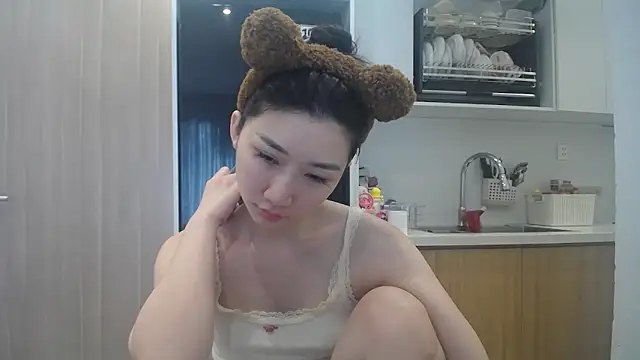 Snapshot of Asiagirll chatting on 06/05/26, 01:23 Asiagirll online show from 06/05/26, 01:23