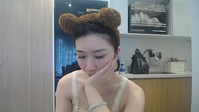 Snapshot of Asiagirll chatting on 06/05/26, 06:52 Asiagirll online show from 06/05/26, 06:52