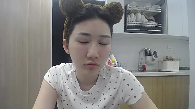 Snapshot of Asiagirll chatting on 06/08/26, 01:55 Asiagirll online show from 06/08/26, 01:55
