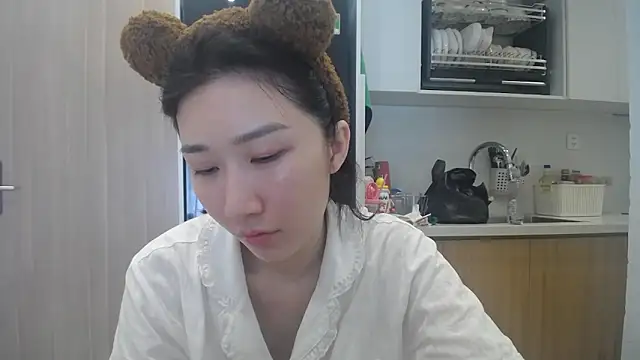 Snapshot of Asiagirll chatting on 06/15/26, 02:47 Asiagirll online show from 06/15/26, 02:47