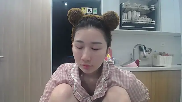 Snapshot of Asiagirll chatting on 06/15/26, 02:52 Asiagirll online show from 06/15/26, 02:52