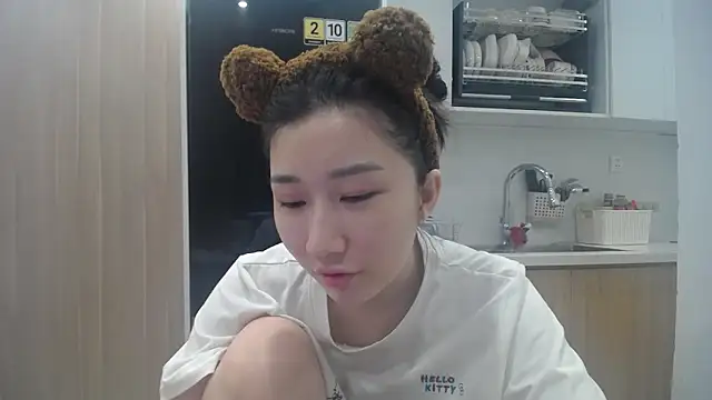 Snapshot of Asiagirll chatting on 06/16/26, 03:14 Asiagirll online show from 06/16/26, 03:14