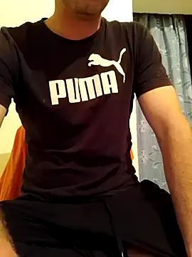 Snapshot of Rolandxxxr chatting on 03/09/25, 08:42 Rolandxxxr online show from 03/09/25, 08:42