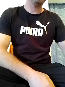 Snapshot of Rolandxxxr chatting on 03/11/25, 07:04 Rolandxxxr online show from 03/11/25, 07:04