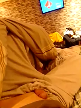 Snapshot of Rolandxxxr chatting on 01/17/26, 08:12 Rolandxxxr online show from 01/17/26, 08:12