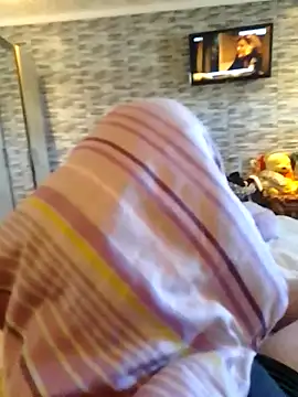 Snapshot of Rolandxxxr chatting on 02/27/26, 01:44 Rolandxxxr online show from 02/27/26, 01:44