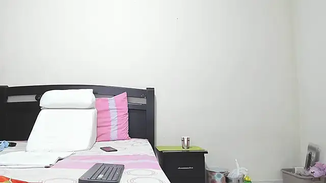 mara2020 69 online show from 09/15/25, 02:39