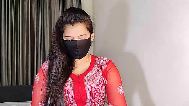 Snapshot of YourLovelyQueen chatting on 01/14/25, 04:18 YourLovelyQueen online show from 01/14/25, 04:18