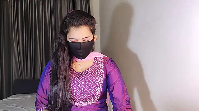 Snapshot of YourLovelyQueen chatting on 01/22/25, 07:56 YourLovelyQueen online show from 01/22/25, 07:56