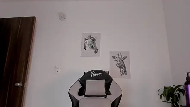 Hanna Risso online show from 11/24/25, 06:18