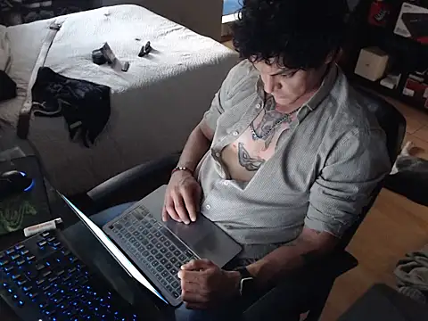 Snapshot of GruesoMexico chatting on 03/31/26, 12:01 GruesoMexico online show from 03/31/26, 12:01