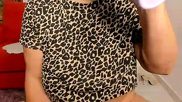 Milf-Ella online show from 10/01/25, 09:21