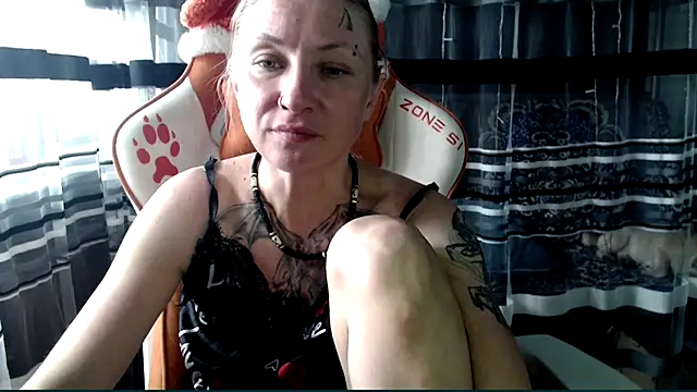 Snapshot of cold_lollipop chatting on 04/23/26, 06:58 cold lollipop online show from 04/23/26, 06:58
