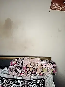 Snapshot of Sweet-Berry chatting on 02/21/25, 06:59 Sweet-Berry online show from 02/21/25, 06:59