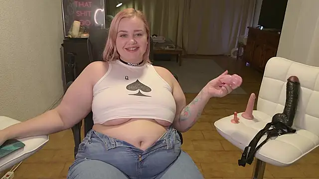 Snapshot of MargotGrey chatting on 12/13/25, 07:53 MargotGrey online show from 12/13/25, 07:53