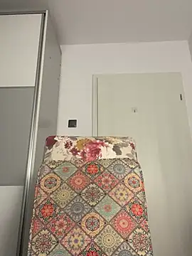 snow flakee online show from 02/27/25, 08:06