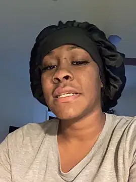 Snapshot of Foreignthababyy chatting on 09/26/25, 01:15 Foreignthababyy online show from 09/26/25, 01:15