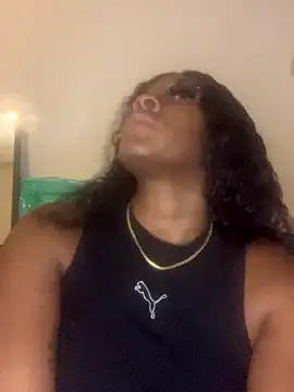 Snapshot of Foreignthababyy chatting on 01/06/26, 03:43 Foreignthababyy online show from 01/06/26, 03:43