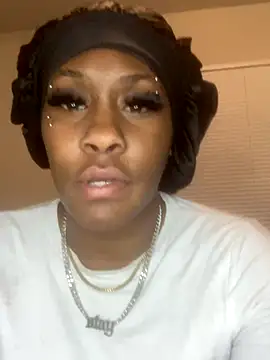 Snapshot of Foreignthababyy chatting on 01/07/26, 05:43 Foreignthababyy online show from 01/07/26, 05:43