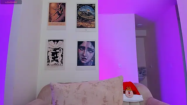 Snapshot of Moonlight1002 chatting on 12/03/24, 04:03 Moonlight1002 online show from 12/03/24, 04:03