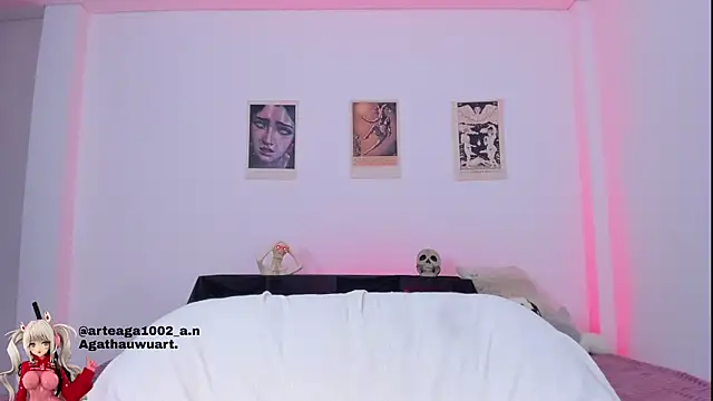 Snapshot of Moonlight1002 chatting on 10/12/25, 01:59 Moonlight1002 online show from 10/12/25, 01:59