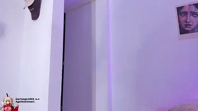 Snapshot of Moonlight1002 chatting on 11/25/25, 02:50 Moonlight1002 online show from 11/25/25, 02:50