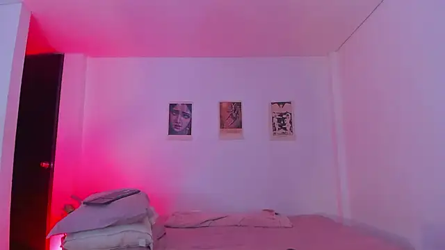 Snapshot of Moonlight1002 chatting on 03/11/26, 02:28 Moonlight1002 online show from 03/11/26, 02:28