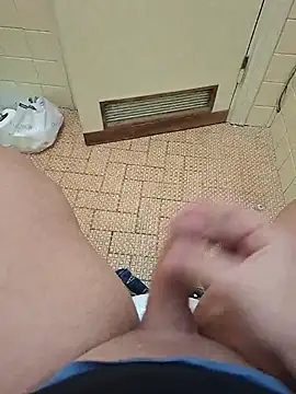 Snapshot of Frossi94 chatting on 11/17/25, 12:33 Frossi94 online show from 11/17/25, 12:33