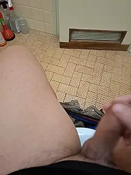 Snapshot of Frossi94 chatting on 12/15/25, 10:41 Frossi94 online show from 12/15/25, 10:41