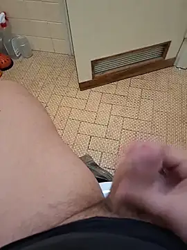 Snapshot of Frossi94 chatting on 12/17/25, 03:51 Frossi94 online show from 12/17/25, 03:51