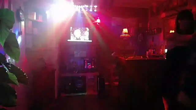 Snapshot of COUPLE4VOYEUR01 chatting on 12/13/25, 08:04 COUPLE4VOYEUR01 online show from 12/13/25, 08:04