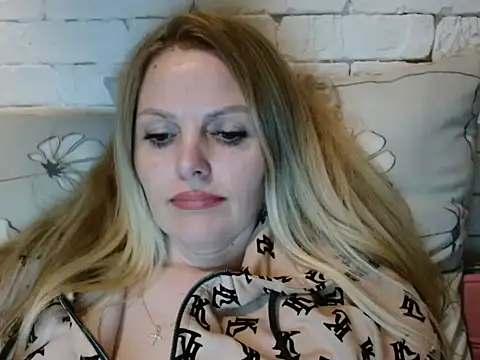 Angel girllovemy online show from 11/28/25, 04:20