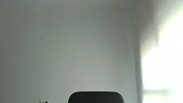 Snapshot of vargas90 chatting on 12/19/25, 12:12 vargas90 online show from 12/19/25, 12:12