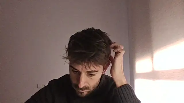 Snapshot of vargas90 chatting on 12/22/25, 11:18 vargas90 online show from 12/22/25, 11:18