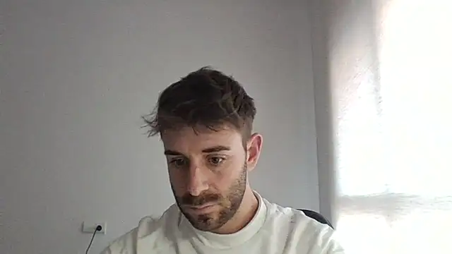 Snapshot of vargas90 chatting on 02/02/26, 11:31 vargas90 online show from 02/02/26, 11:31