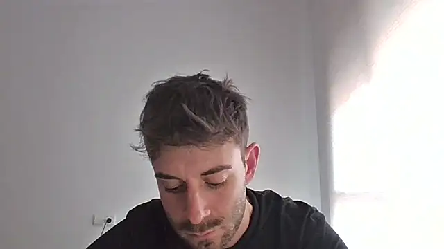 Snapshot of vargas90 chatting on 02/04/26, 12:55 vargas90 online show from 02/04/26, 12:55