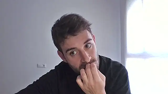 Snapshot of vargas90 chatting on 02/23/26, 12:02 vargas90 online show from 02/23/26, 12:02