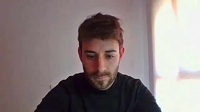 Snapshot of vargas90 chatting on 03/12/26, 12:33 vargas90 online show from 03/12/26, 12:33