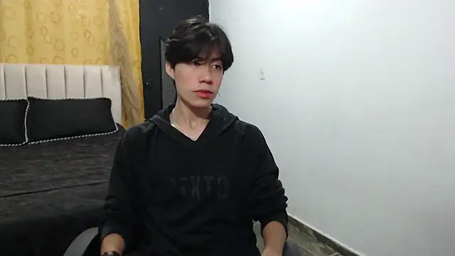 Snapshot of Elio-cam chatting on 12/12/24, 08:14 Elio-cam online show from 12/12/24, 08:14