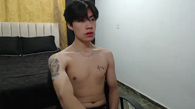 Snapshot of Elio-cam chatting on 12/19/24, 08:02 Elio-cam online show from 12/19/24, 08:02