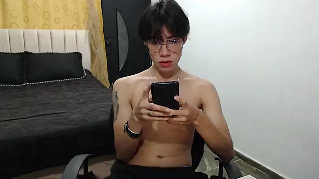 Snapshot of Elio-cam chatting on 01/28/25, 07:32 Elio-cam online show from 01/28/25, 07:32