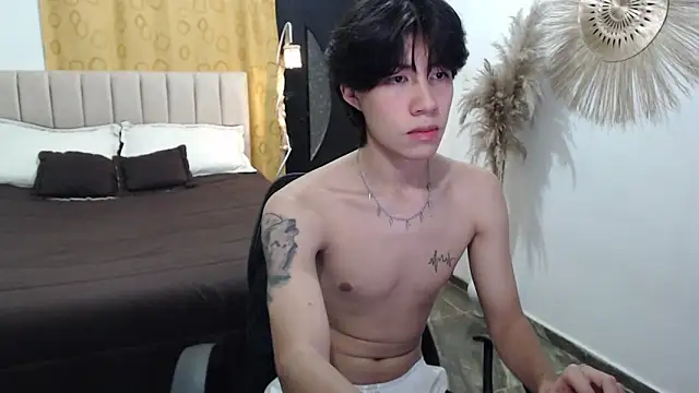 Snapshot of Elio-cam chatting on 11/07/25, 08:14 Elio-cam online show from 11/07/25, 08:14