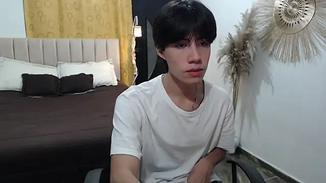 Snapshot of Elio-cam chatting on 11/15/25, 01:36 Elio-cam online show from 11/15/25, 01:36