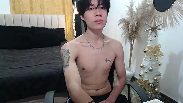 Snapshot of Elio-cam chatting on 12/17/25, 02:50 Elio-cam online show from 12/17/25, 02:50