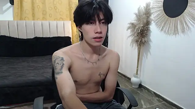 Snapshot of Elio-cam chatting on 03/05/26, 03:46 Elio-cam online show from 03/05/26, 03:46