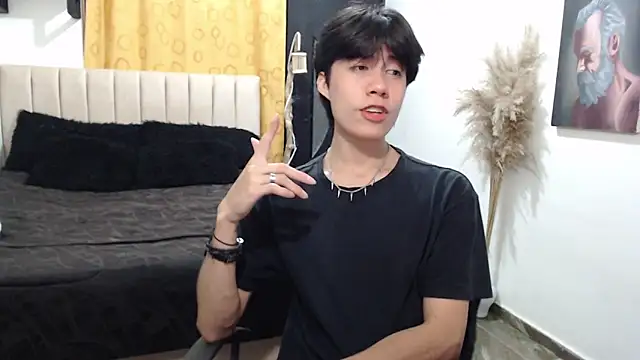 Elio-cam online show from 05/08/26, 01:11