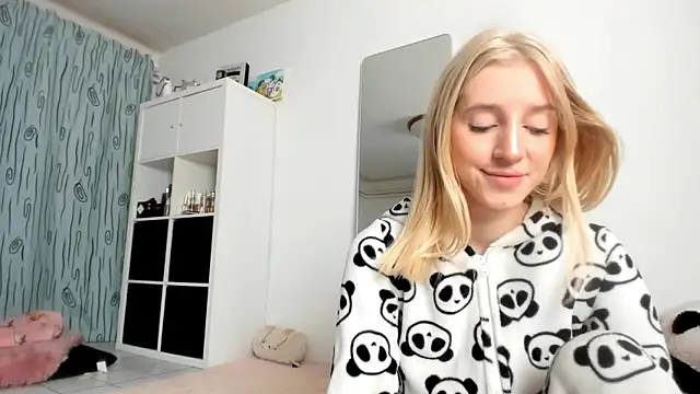 KenzieDawton online show from 10/27/25, 04:27