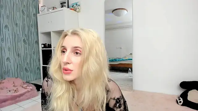 KenzieDawton online show from 06/24/26, 11:53
